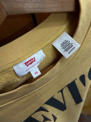 Sudadera Levi's amarilla