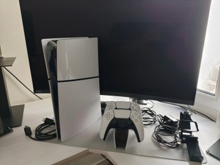 PS5 Slim Digital 1TB + 2 Mandos
