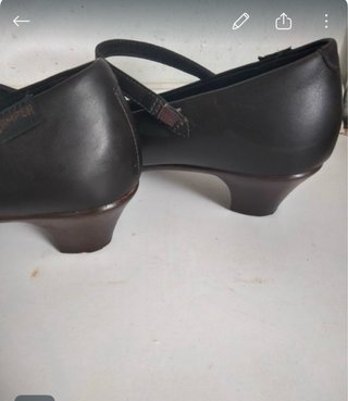 Zapatos de tacón marrones para mujer