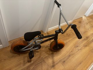 Mini BMX WildCat Original. Buen estado.