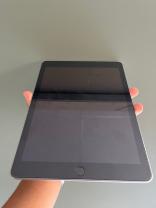iPad  (6ª Gen) A1893de 32GB –negro/plata