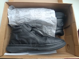 Botines de Piel Negros con Cordones