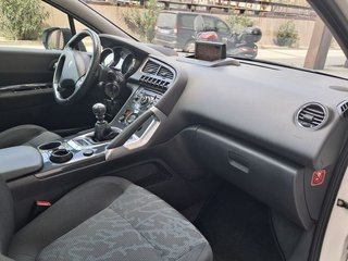 Peugeot 3008 Premium 1.6 HDI 110 FAP
