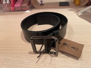 Cinturón Burberry Negro Hebilla Metálica