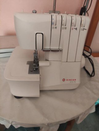 Máquina de coser Singer S14-78 para piezas..