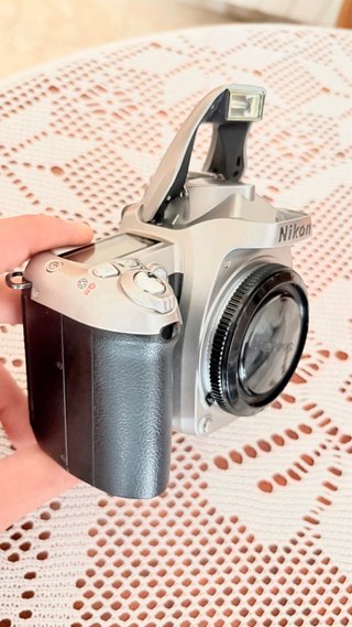 Excelente y poco común Cámara Nikon F75 (LEER)