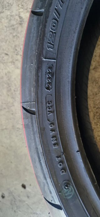 Neumático Bridgestone Battlax RS11 120/70 R17