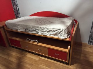 Cama nido con escritorio y zaptero