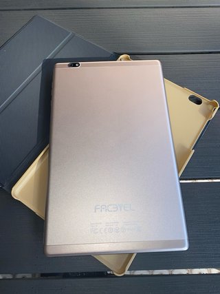 Tablet FACETEL 10+ con cover libro e vetro