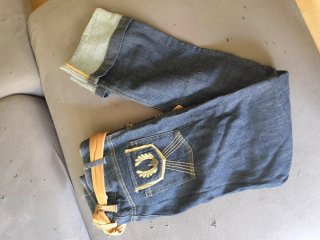 Pantalón Vaquero BTS con Cinturón