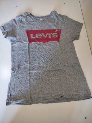 Camiseta Levi's Gris Logo Rojo