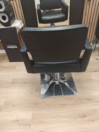 Sillón de peluquería negro