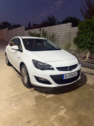 Opel Astra 2014