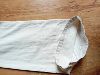 Pantalones vaqueros beis acampanados