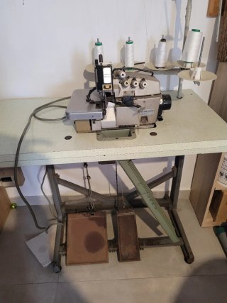 Máquina Overlock Mauser Spezial 515-4