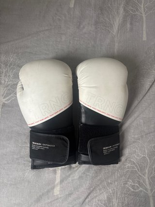 Guantes de Boxeo Decathlon Negros y Blancos