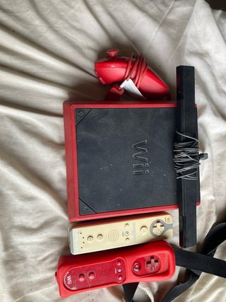 Consola Nintendo Wii Roja y Negra