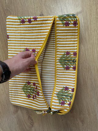 Funda acolchada portátil estampado indio