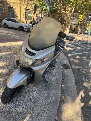 Suzuki Burgman 250