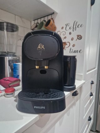 Cafetera Lor Barista Philips Negra con espumador
