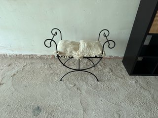 Banco de forja con cojines