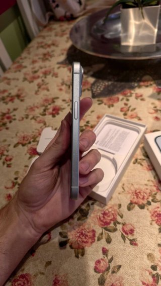 iPhone 15 128GB