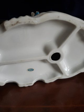 Figura de porcelana antigua mujer con sombrilla