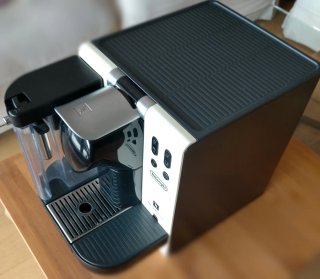 Cafetera Nespresso De'Longhi EN660 estropeada