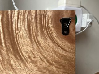 Tablón decorativo de madera con ganchos