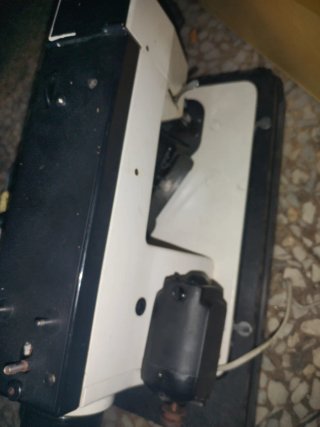 máquina de coser eléctrica vintage de la Alfa