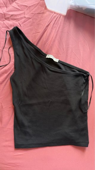 Top Asimétrico Stradivarius Negro Talla M