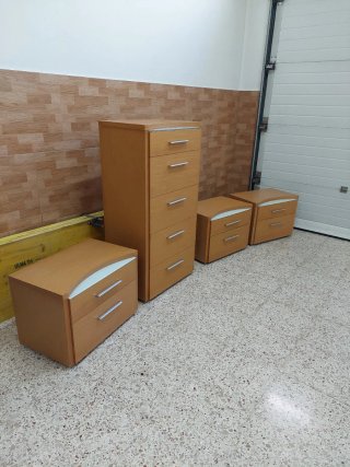 Cómoda y mesas de noches..