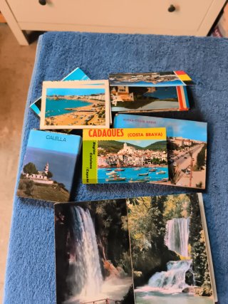 Lote de más de 500 postales antiguas variadas.