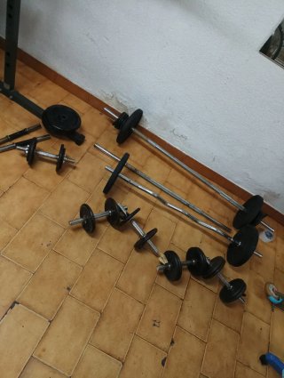 Banco Pesas multifuncion barras  y mancuernas