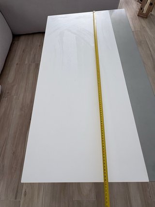 Mesa auxiliar moderna gris y blanca