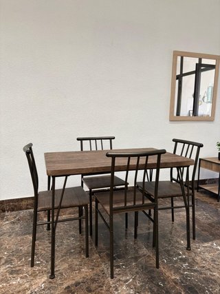 Nuevo conjunto de mesa con 4 sillas