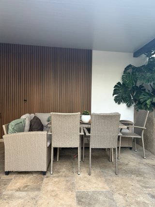 Sofá exterior y mesa ratán