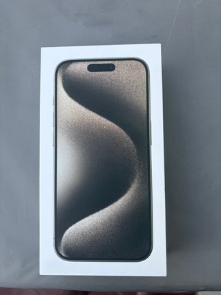 Scatola iPhone 15 Pro