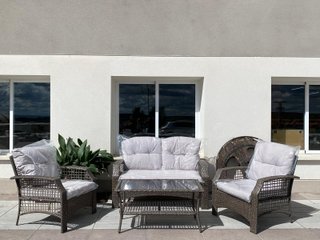 Conjunto de jardin nuevo: Sofa + 2 Sillas + Mesa de Ratan