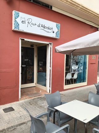Se traspasa Bar Cafetería en funcionamiento
