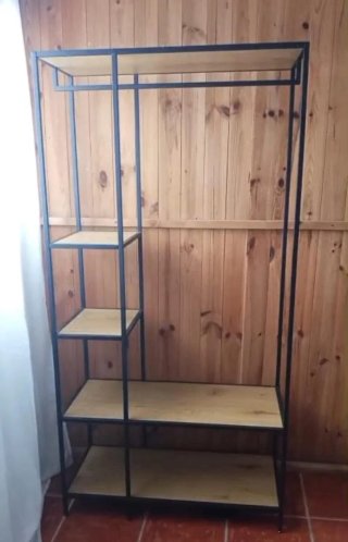 Estantería Metálica y Madera