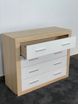 Comoda nueva con 4 cajones