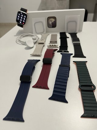 Apple Watch Series 9 45mm GPS + Cellular