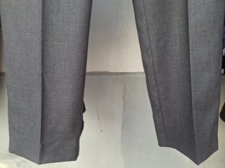 Pantalón hombre gris T46. Medidas en descripción