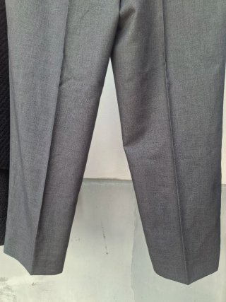 Pantalón hombre gris T46. Medidas en descripción