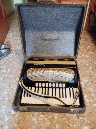Acordeón Hohner Verdi II 96 Bajos