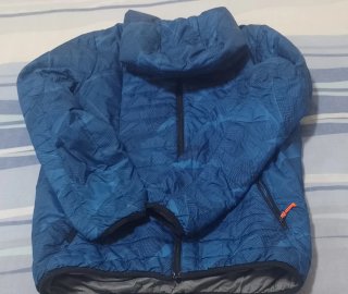 Regalo abrigo niño azul estampado