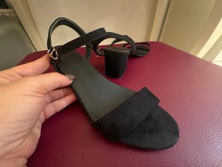 Sandalias Negras de Tacón