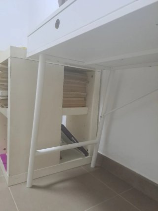 Escritorio JYSK LINDVED blanco 2 cajones