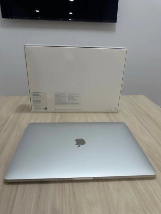 ÚLTIMAS UNIDADES MacBook Pro Touch Bar 15” (modelo
